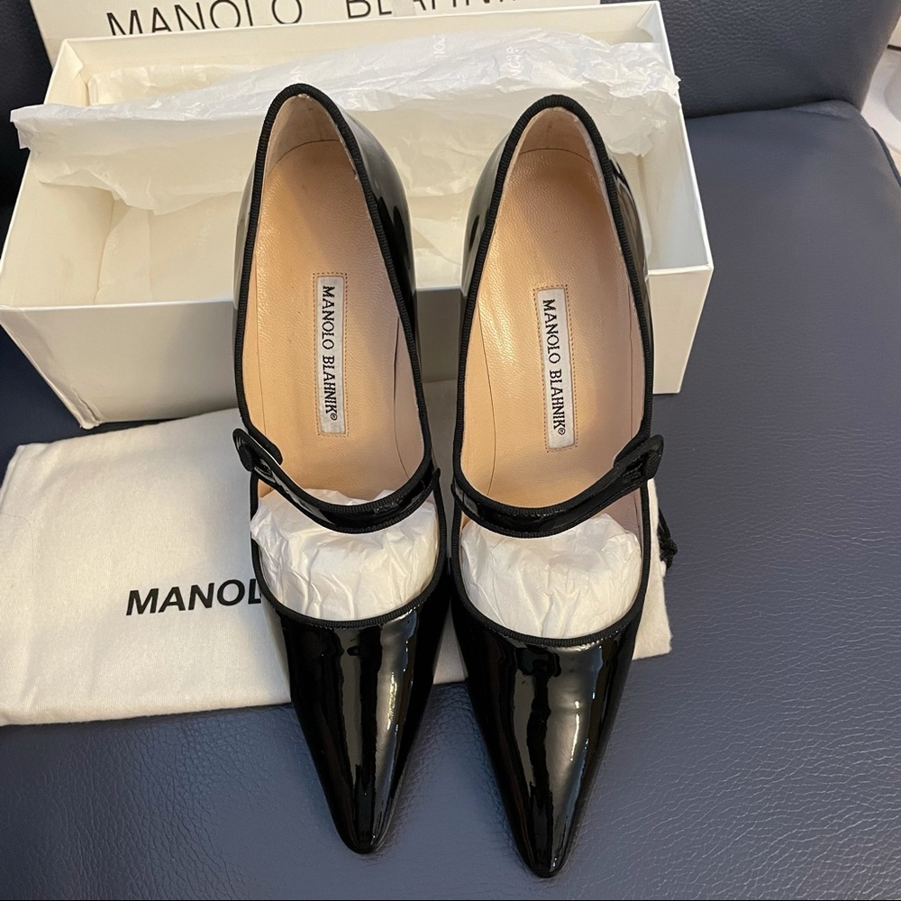 Manolo Blahnik black patent Mary Jane